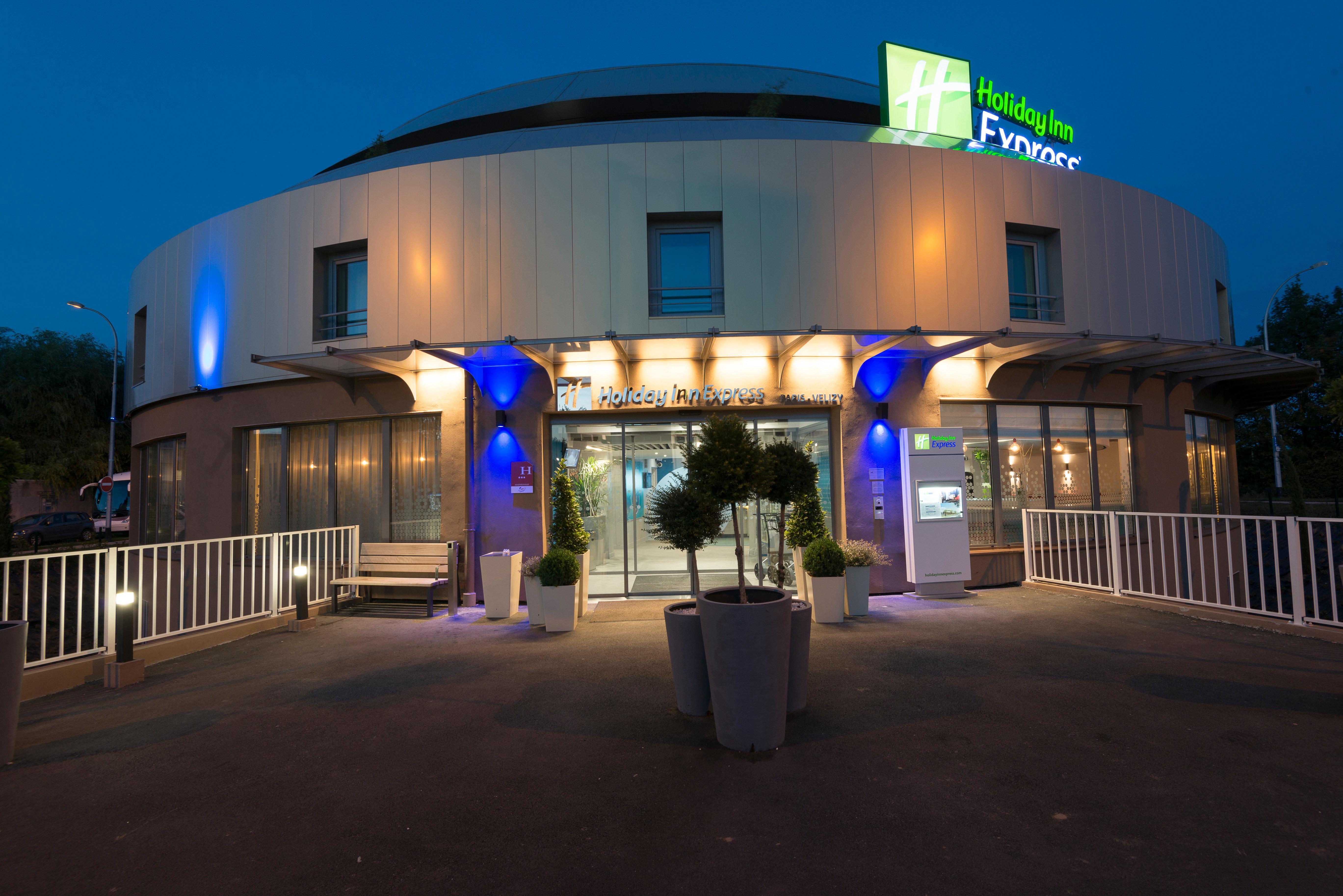 HOLIDAY INN EXPRESS PARIS - VELIZY, AN IHG HOTEL ВЕЛИЗИ-ВИЛАКУБЛЕ 3*  (Франция) - от 7546 RUB | NOCHI